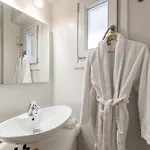 Ocean Breeze Apartment